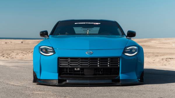 Airlift  2023 NISSAN Z FRONT AIR STRUTS : 75521 WWW,D2BDMOTORWERKS,COM