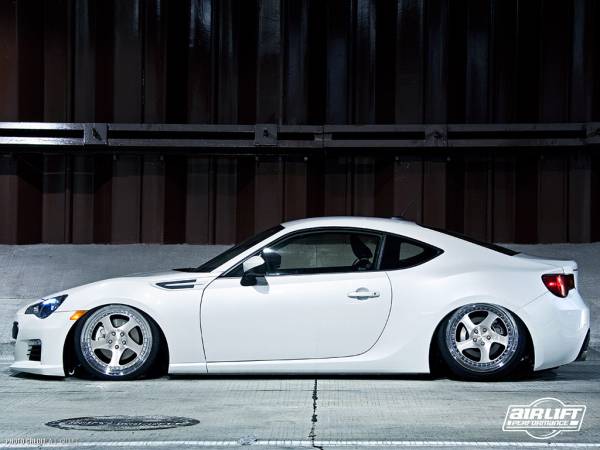 AIRLIFT 75557 / 78641 BRZ WWW.D2BDMOTORWERKS.COM 